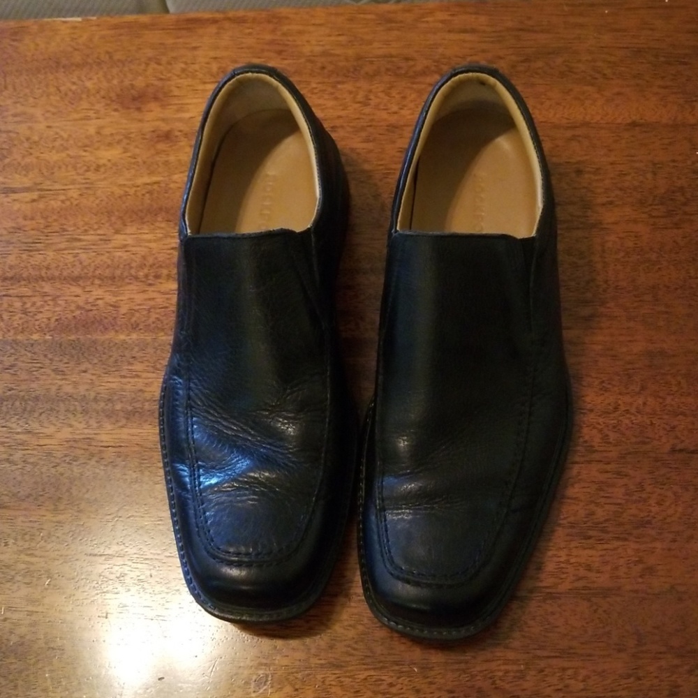 Black men's dress shoes